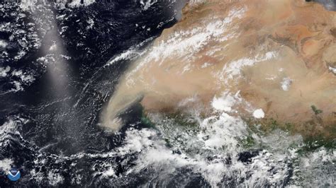 nuage de sable du sahara